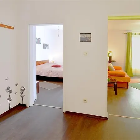 Toby Apartment *