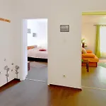 Toby Apartman *